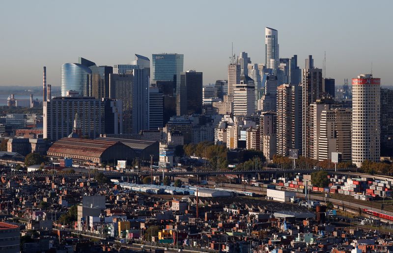 © Reuters. FILE PHOTO: A general view of the Buenos Aires city  in Buenos Aires, Argentina April 29, 2020. REUTERS/Agustin Marcarian/File Photo