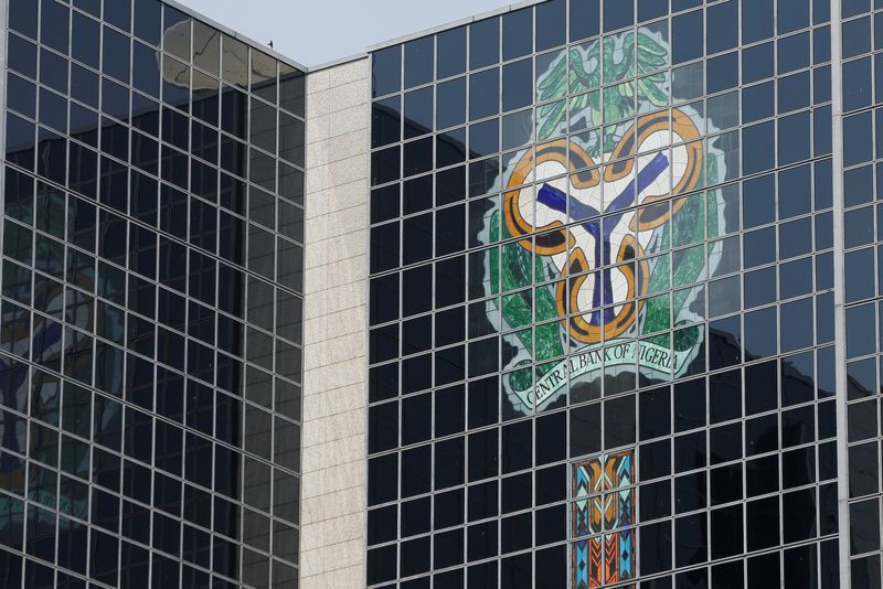 &copy; Reuters. FILE PHOTO: The Central Bank of Nigeria's logo is seen on its headquarters building in Abuja, Nigeria, January 22, 2018. REUTERS/Afolabi Sotunde/File Photo