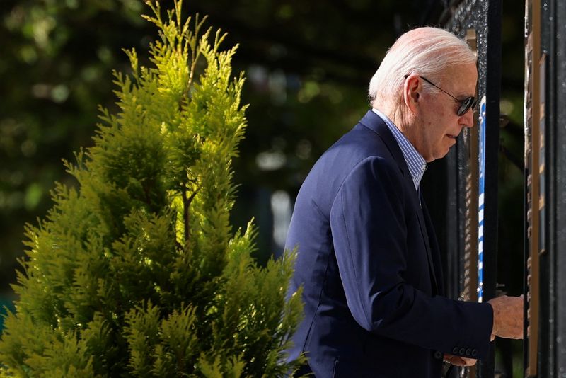 &copy; Reuters. U.S. President Joe Biden arrives to Holy Trinity Catholic Church in Washington, U.S., July 22, 2023. REUTERS/Julia Nikhinson