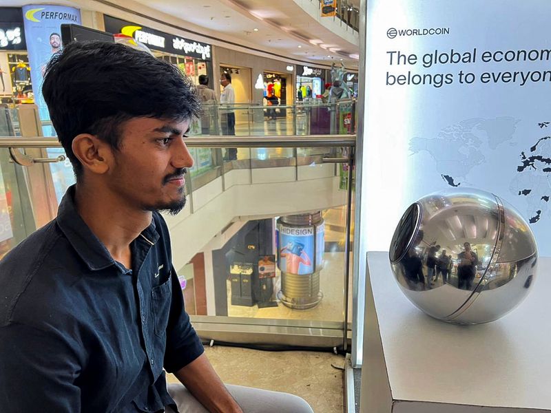 &copy; Reuters. "Humano verificado": usuários da Worldcoin fazem fila para escanear íris
25/07/2023
REUTERS/Medha Singh
