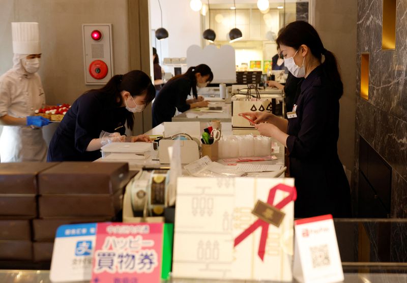 &copy; Reuters. FILE PHOTO: Employees of Suzette Holdings Co. work at the shop in Tokyo, Japan April 27, 2023. REUTERS/Kim Kyung-Hoon/File Photo