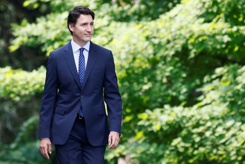 Trudeau remodela su gabinete tras caída en las encuestas