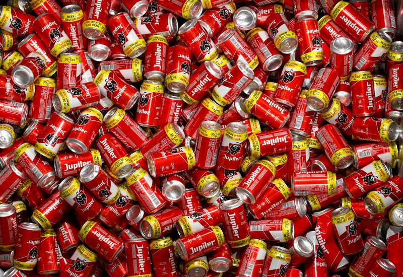 &copy; Reuters. FILE PHOTO: Cans of Jupiler beer are seen on the bottling line at Anheuser-Busch InBev brewery in Leuven, Belgium November 25, 2019.   REUTERS/Francois Lenoir/File Photo  