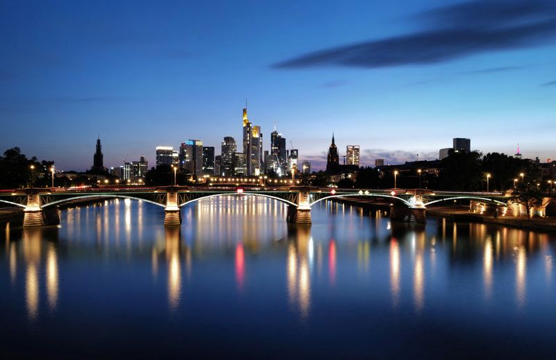 &copy; Reuters. FILE PHOTO-A view shows the skyline of Frankfurt, Germany, July 5, 2022.  REUTERS/Kai Pfaffenbach/File Photo