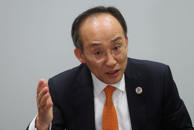 &copy; Reuters. FILE PHOTO-South Korean Deputy Prime Minister and Minister of Economy and Finance Choo Kyung-ho speaks during an interview with Reuters in Incheon, South Korea, May 3, 2023. REUTERS/Kim Hong-Ji/File Photo