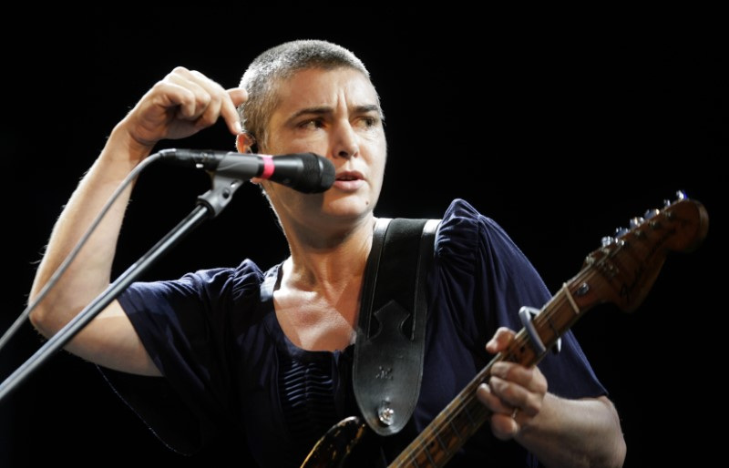 &copy; Reuters. Sinéad O'Connor durante show em Salacgriva
 18/7/2009   REUTERS/Ints Kalnins