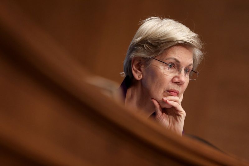 &copy; Reuters. FILE PHOTO: U.S. Senator Elizabeth Warren (D-MA) listens during a Senate Banking, Housing and Urban Affairs Committee hearing on Capitol Hill in Washington, U.S., April 18, 2023. REUTERS/Amanda Andrade-Rhoades/File Photo