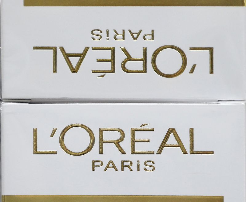 &copy; Reuters. The packaging of a L'Oreal cosmetics group product is displayed in an supermarket in Lanton, Southwestern France, August 30, 2013.  REUTERS/Regis Duvignau/File photo
