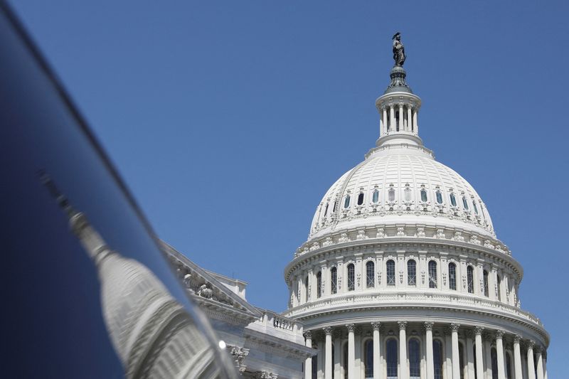 &copy; Reuters. FILE PHOTO: The dome of the U.S. Capitol is reflected in a window on  Capitol Hill in Washington, U.S., April 20, 2023. REUTERS/Amanda Andrade-Rhoades/File Photo