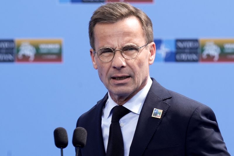 © Reuters. FILE PHOTO: Swedish Prime Minister Ulf Kristersson addresses the media ahead of a NATO leaders summit in Vilnius, Lithuania July 11, 2023. REUTERS/Ints Kalnins/ File Photo
