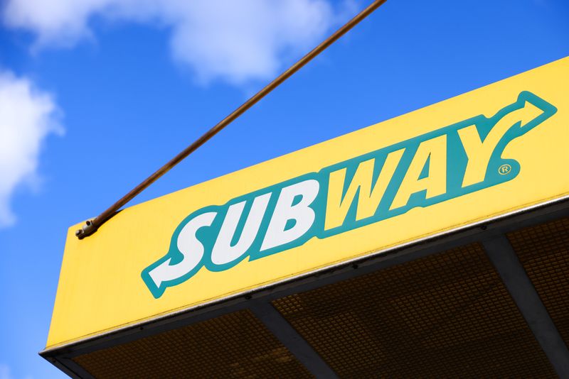 &copy; Reuters. Signage is seen at a Subway restaurant in Manhattan, New York City, U.S., November 23, 2021. REUTERS/Andrew Kelly