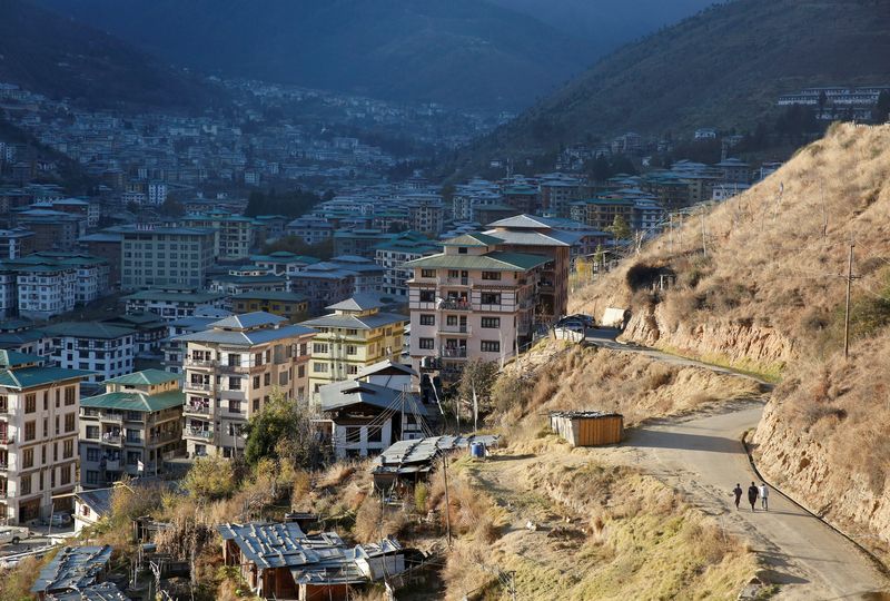 © Reuters. FILE PHOTO: A general view of housing in the capital city of Thimphu, Bhutan, December 11, 2017.   REUTERS/Cathal McNaughton