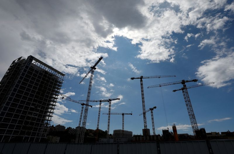 &copy; Reuters. FILE PHOTO: Cranes are seen at a construction site in Nice, France, May 11, 2023. REUTERS/Eric Gaillard