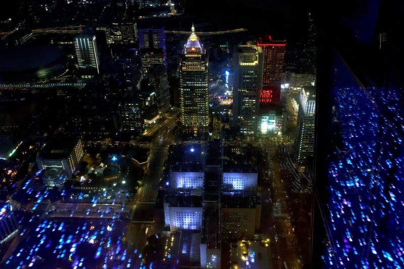 &copy; Reuters. FILE PHOTO: A night view of the city as seen from Taipei 101 observatory in Taipei, Taiwan, January 17, 2023. REUTERS/Ann Wang/File Photo