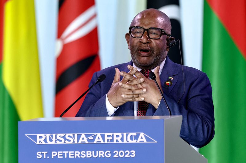 &copy; Reuters. Le président des Comores, Azali Assoumani, président de l'Union africaine, s'exprime lors d'un point de presse au dernier jour du sommet Russie-Afrique à Saint-Pétersbourg. /Photo prise le 28 juillet 2023/REUTERS/Valery Sharifulin/TASS