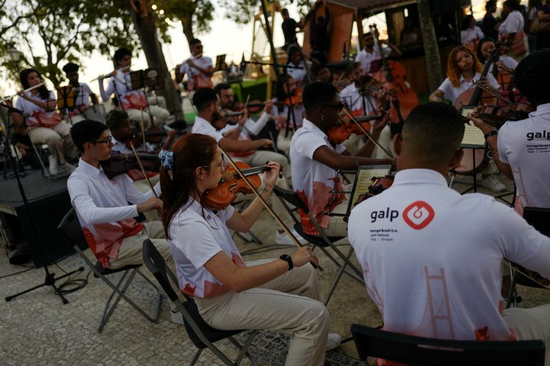 &copy; Reuters. Músicos da orquestra "Maré do Amanhã" ensaiam para tocar no Dia Internacional da Juventude 
27/07/2023
REUTERS/Pedro Nunes