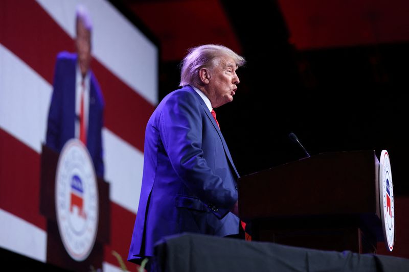 &copy; Reuters. FILE PHOTO: Former U.S. President and Republican presidential candidate Donald Trump speaks at the Republican Party of Iowa's Lincoln Day Dinner in Des Moines, Iowa, U.S., July 28, 2023. REUTERS/Scott Morgan/File Photo