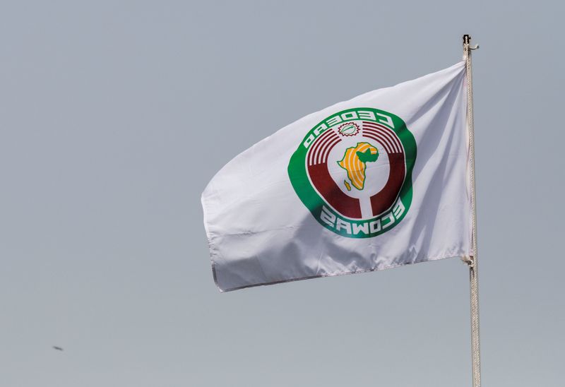 &copy; Reuters. FILE PHOTO: Economic Community of West African States (ECOWAS) flag is pictured during a summit of ECOWAS, in Accra, Ghana March 25, 2022. REUTERS/Francis Kokoroko/File photo