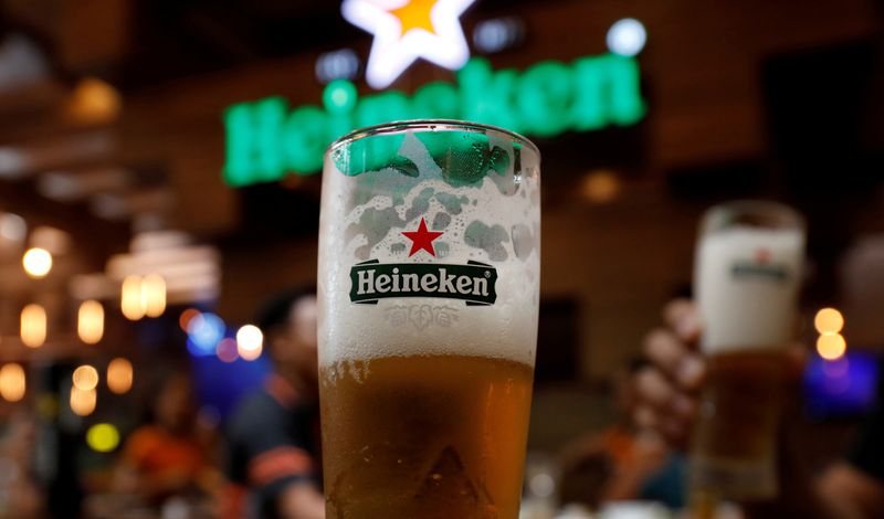 &copy; Reuters. FILE PHOTO: Glasses of Heineken beer are seen at a restaurant in Hanoi, Vietnam May 30, 2019. Picture taken May 30, 2019. REUTERS/Kham/File Photo