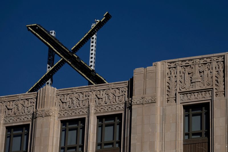 &copy; Reuters. FILE PHOTO: 'X' logo is seen on the top of the headquarters of the messaging platform X, formerly known as Twitter, in downtown San Francisco, California, U.S., July 30, 2023.  REUTERS/Carlos Barria/File Photo