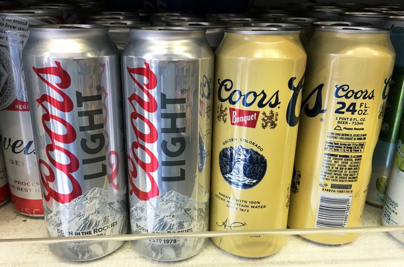 &copy; Reuters. FILE PHOTO: Coors beer cans are seen for sale at a store in Manhattan, New York, U.S., April 29, 2016. REUTERS/Shannon Stapleton/File Photo