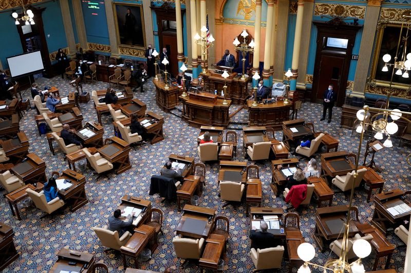 &copy; Reuters. FILE PHOTO: Michigan Lt. Gov. Garlin Gilchrist opens the state’s Electoral College session at the state Capitol in Lansing, Michigan, U.S. December 14, 2020. Carlos Osorio/Pool via REUTERS/File Photo