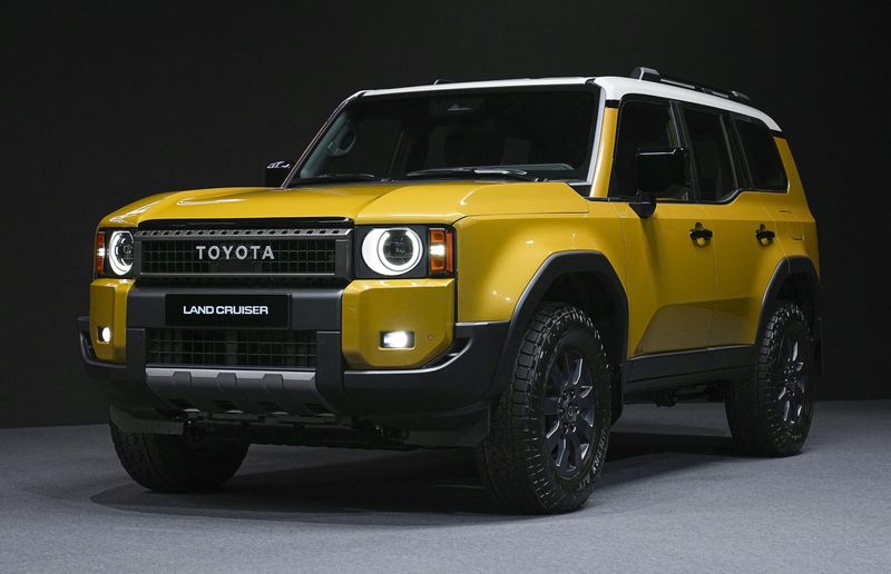 © Reuters. Toyota Motor Corp.'s new Land Cruiser is pictured at its unveiling event in Tokyo, Japan August 2, 2023, in this photo taken by Kyodo via REUTERS 