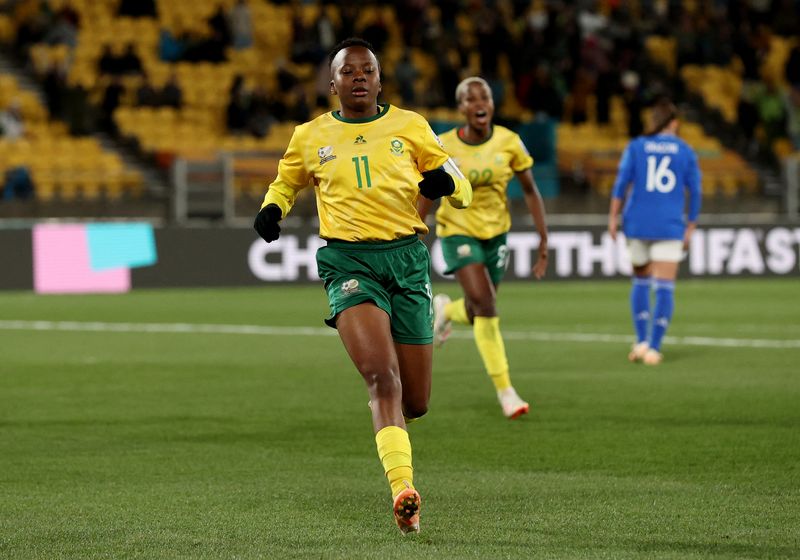 &copy; Reuters. Thembi Kgatlana comemora gol da África do Sul
 2/8/2023     REUTERS/Amanda Perobelli