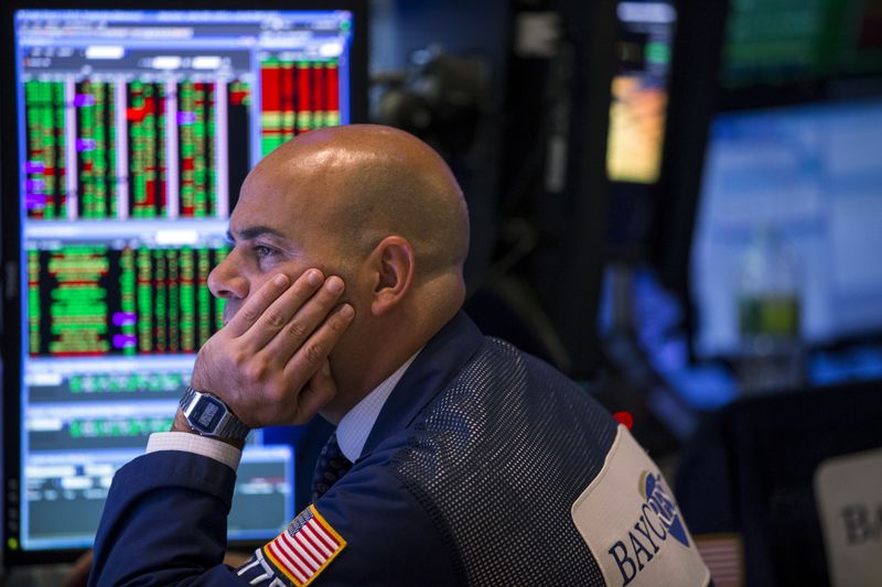 Wall Street ouvre en baisse après Fitch et l'enquête ADP