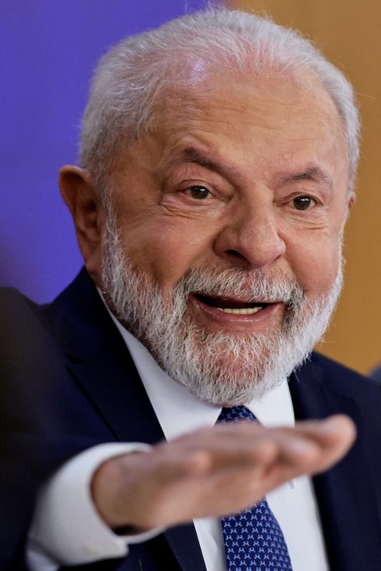 &copy; Reuters. Lula conversa com jornalistas durante café da manhã no Palácio do Planalto
02/08/2023
REUTERS/Ueslei Marcelino