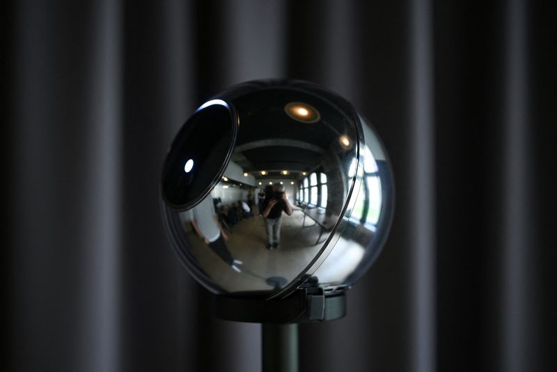 &copy; Reuters. Dispositivo de imagem biométrica da Worldcoin, Berlim, Alemanha
01/08/2023
REUTERS/Annegret Hilse