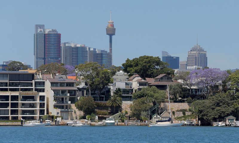 &copy; Reuters. FILE PHOTO: Sydney office buildings and commercial real estate appear behind Sydney waterfront properties in the suburb of Birchgrove, Australia, November 3, 2016. Picture taken November 3, 2016.  REUTERS/Jason Reed//File Photo