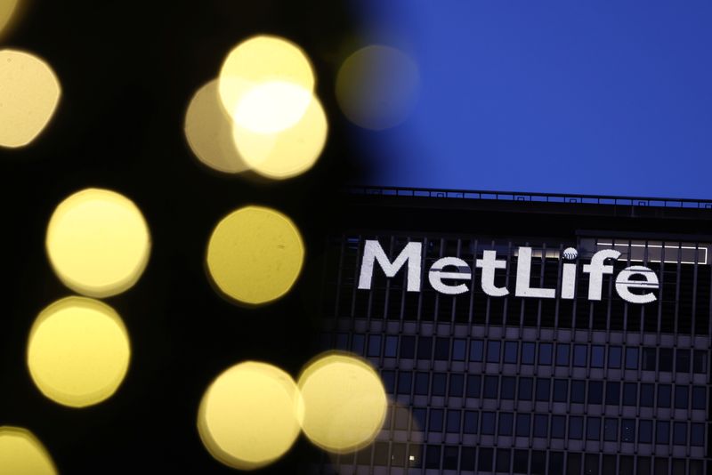 &copy; Reuters. Signage is seen on the MetLife Inc building in Manhattan, New York, U.S., December 7, 2021. REUTERS/Andrew Kelly
