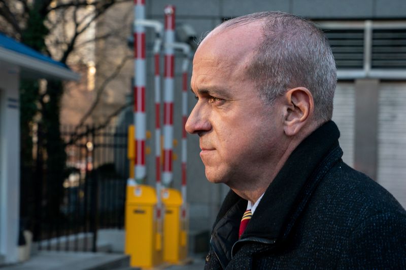 &copy; Reuters. Ed Mullins, former president of the NYPD Sergeants Benevolent Association (SBA), exits following his initial court appearance for defrauding a union, at the United States Courthouse in the Manhattan borough of New York City, U.S., February 23, 2022. REUTE