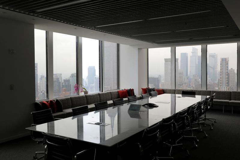 &copy; Reuters. Una sala de juntas se ve en las oficinas de la firma de abogados Polsinelli en la ciudad de Nueva York, Nueva York, Estados Unidos, 3 de junio de 2021. REUTERS/Andrew Kelly