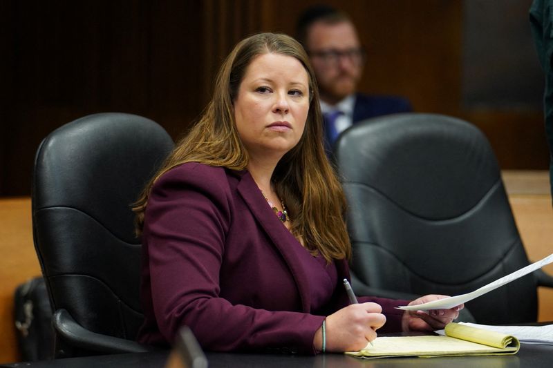 © Reuters. FILE PHOTO: Stefanie Lambert listens during a court hearing in Detroit, Michigan, U.S., October 20, 2022. REUTERS/Dieu-Nalio Chery/File Photo