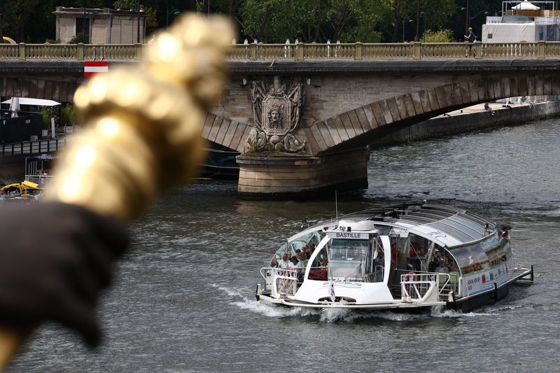 &copy; Reuters. La Seine à Paris, en France. /Photo prise le 4 août 2023/REUTERS/Stephanie Lecocq