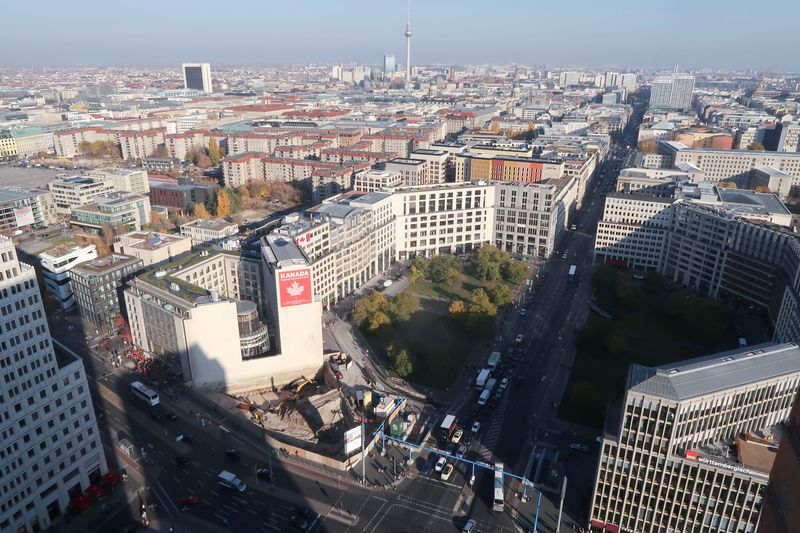 © Reuters. FILE PHOTO: A general view shows the skyline of Potsdamer Platz square and the Leipziger Strasse street in Berlin, Germany, November 6, 2018.    REUTERS/Fabrizio Bensch/File photo