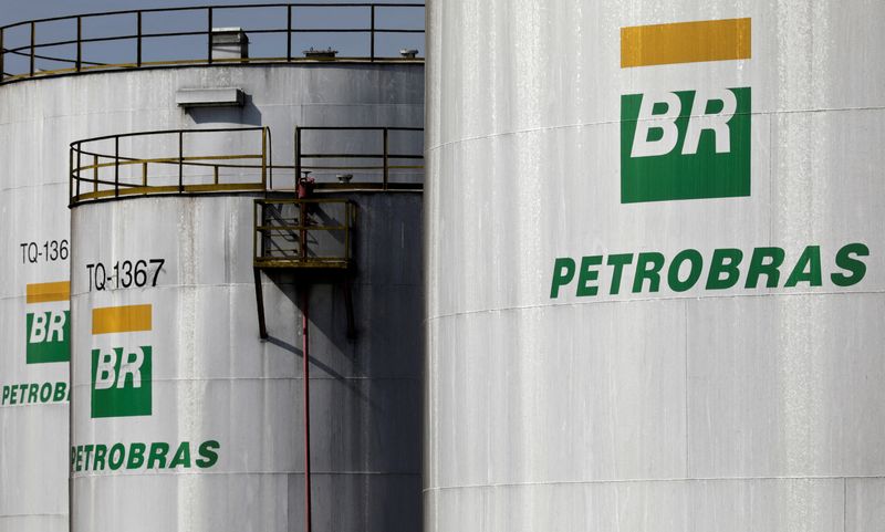 &copy; Reuters. FILE PHOTO: The logo of Brazil's state-run Petrobras oil company is seen on a tank in at Petrobras Paulinia refinery in Paulinia, Brazil July 1, 2017. REUTERS/Paulo Whitaker/File Photo