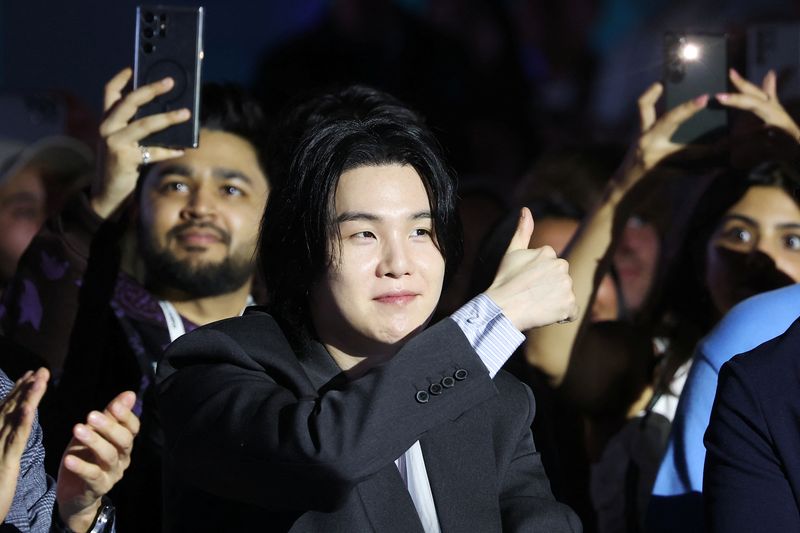 &copy; Reuters. Suga, da banda sul-coreana BTS, em evento da Samsung em Seul, Coreia do Sul
16/7/2023 REUTERS/Kim Hong-Ji/Arquivo