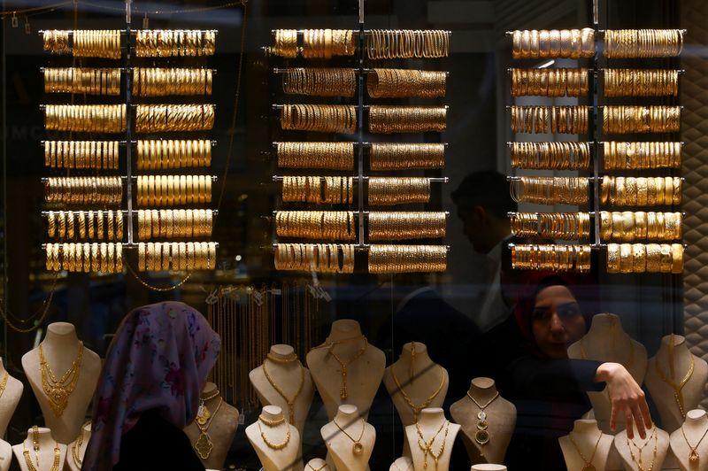 &copy; Reuters. محل لبيع الذهب في أنقرة بتركيا يوم 29 مايو أيار 2023. تصوير: إيف هيرمان - رويترز.
