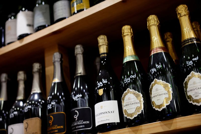 &copy; Reuters. FILE PHOTO: Bottles of Champagne are seen on display for sale in a wine shop in Paris, France, December 20, 2022. REUTERS/Sarah Meyssonnier/File Photo