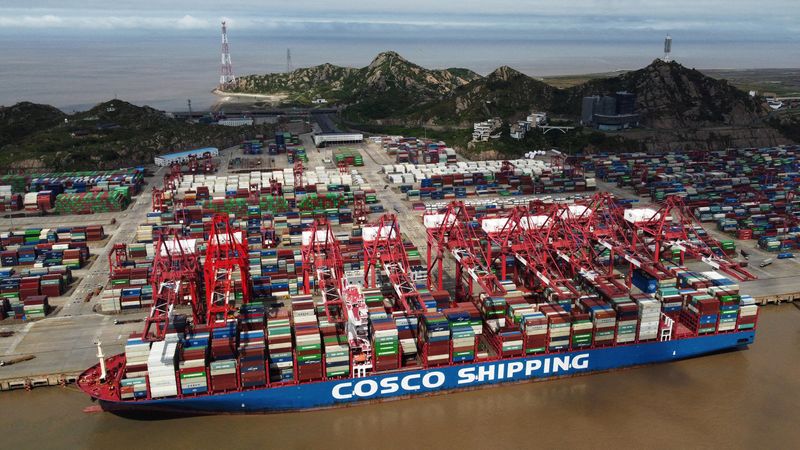 © Reuters. FILE PHOTO: A Cosco Shipping container ship is seen at the Yangshan Deep Water Port amid the coronavirus disease (COVID-19) outbreak in Shanghai, China April 24, 2022. Picture taken April 24, 2022. cnsphoto via REUTERS/File Photo