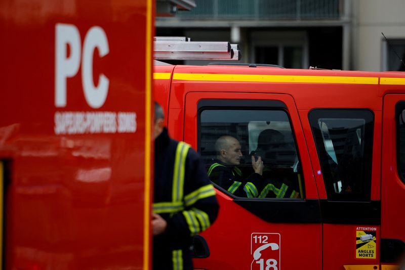 &copy; Reuters. Un camion de sapeurs-pompiers à Lyon. /Photo prise le 16 décembre 2022/REUTERS/Sarah Meyssonnier