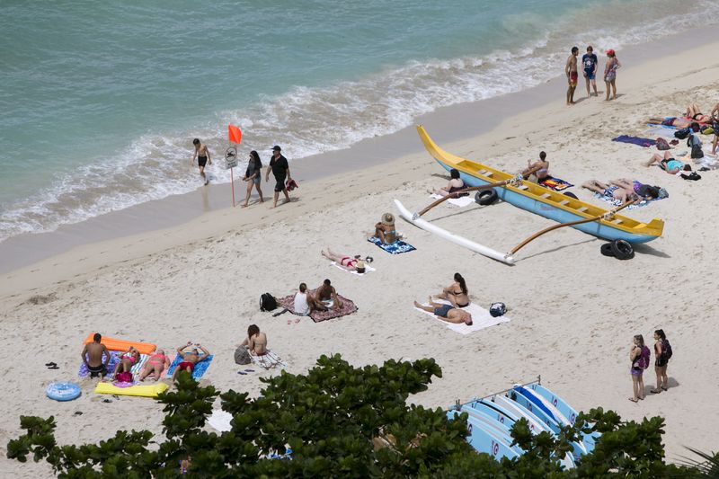 Hawaii cannot ban guns on beaches, US judge rules