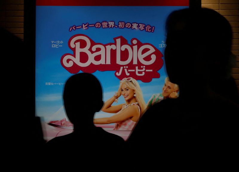 &copy; Reuters. Cartaz do filme "Barbie" em Tóquio
 3/8/2023   REUTERS/Kim Kyung-Hoon