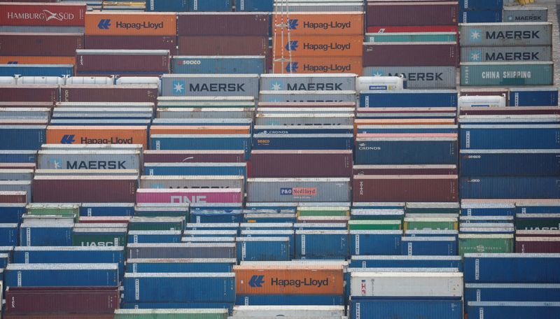 &copy; Reuters. FILE PHOTO: Maersk containers are stored at Zona Franca in Barcelona, Spain, November 3, 2022. REUTERS/Albert Gea/File Photo