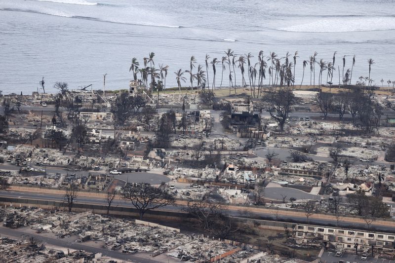 © Reuters. An aerial view shows the community of Lahaina after wildfires driven by high winds burned across most of the town in Maui, Hawaii, August 10, 2023. REUTERS/Marco Garcia