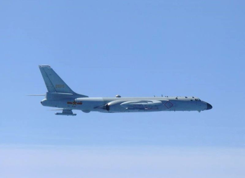 &copy; Reuters. 　中国海事局は１１日、東シナ海で１２─１４日に軍事演習を実施すると発表した。写真は中国のＨ６爆撃機。防衛省提供（２０２３年　ロイター）