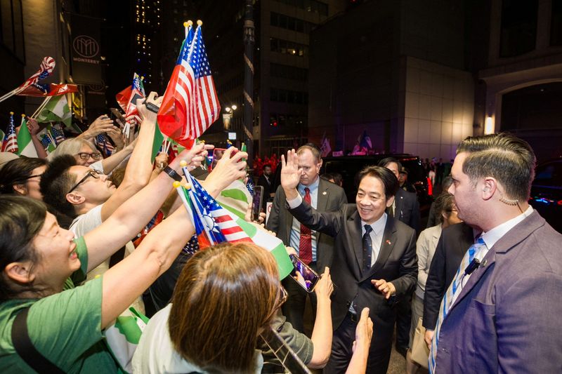 © Reuters. وليام لاي نائب رئيسة تايوان لدى وصوله إلى فندق في مدينة نيويورك الأمريكية في صورة نشرت يوم الأحد. صورة لرويترز من المكتب الرئاسي في تايوان. يحظر إعادة بيع الصورة أو الاحتفاظ بها في أرشيف.